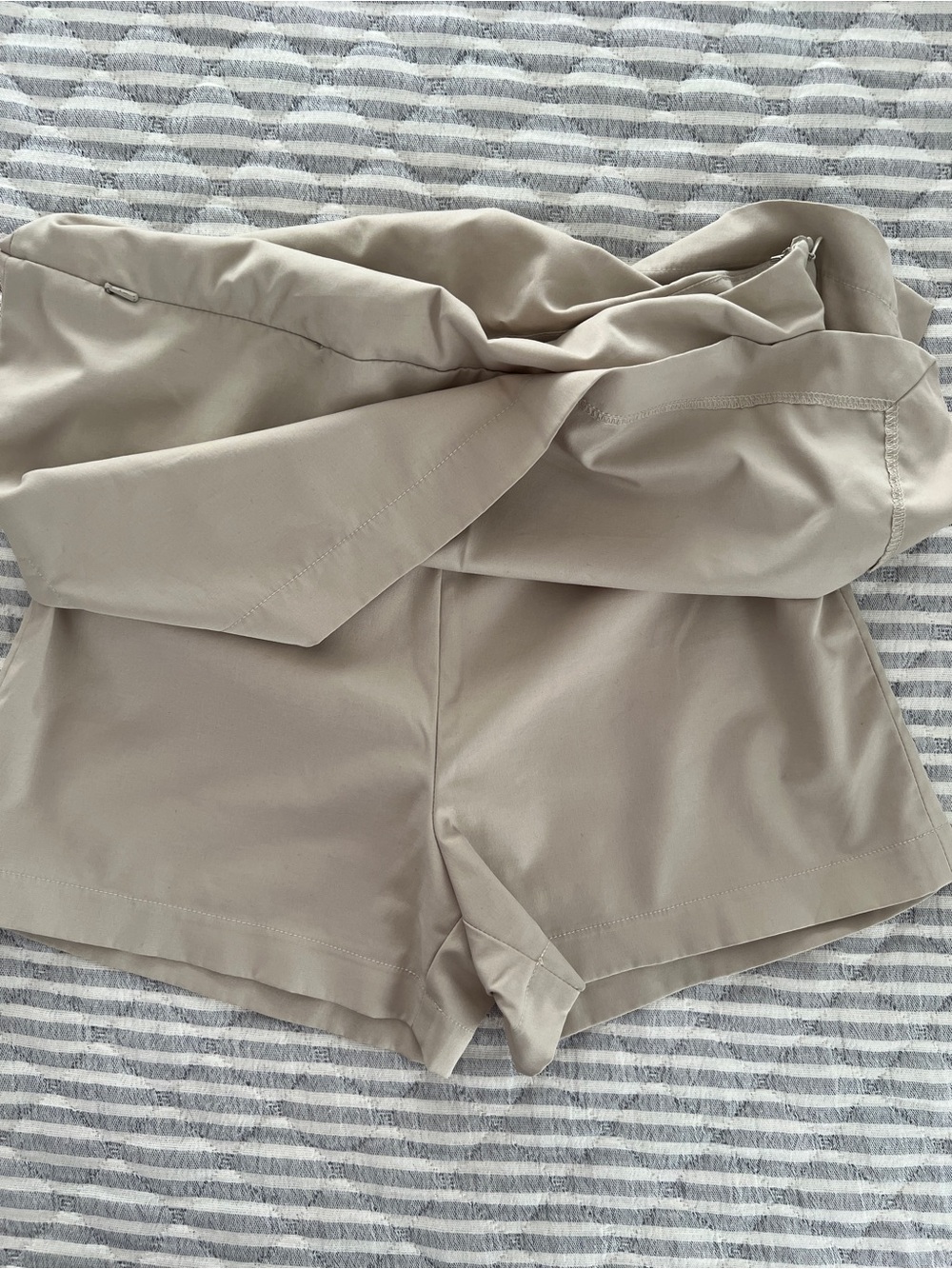 Smallwood’s Yachtwear Horizon Skort Size 6 Stone Beige Performance 2119H - Picture 6 of 10
